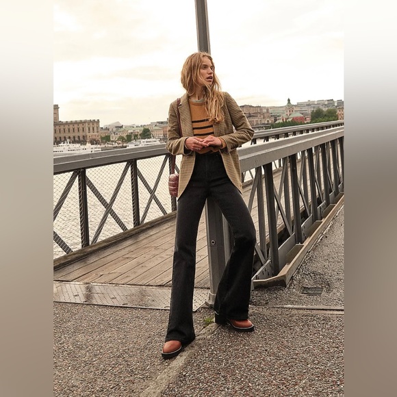 Madewell Perfect Vintage Flare Jean (size 27P) - Picture 4 of 8